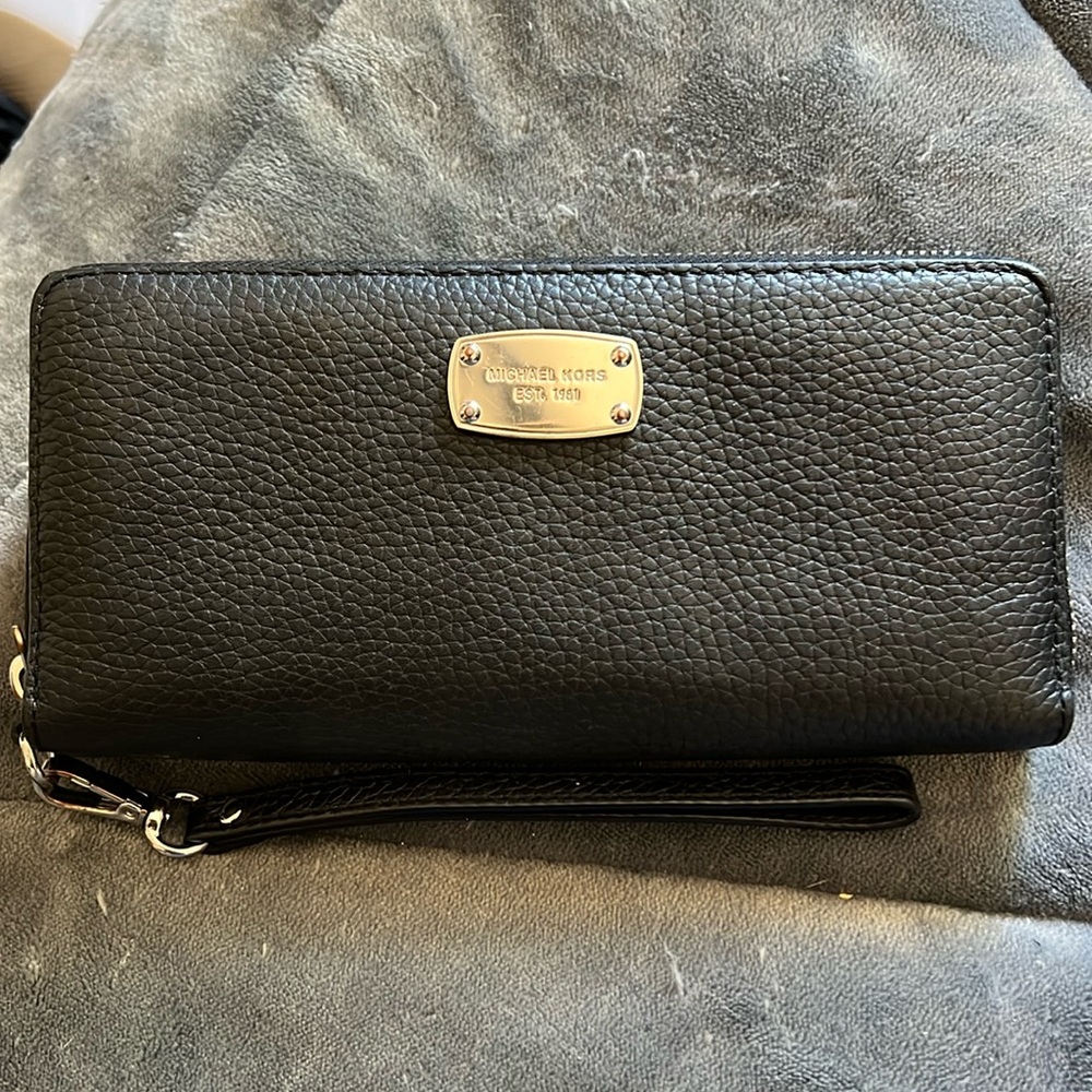 Michael Kors Wallet/Wristlet Black